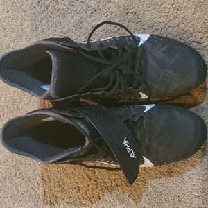 Men's size 11 Nike Alpha football cleats